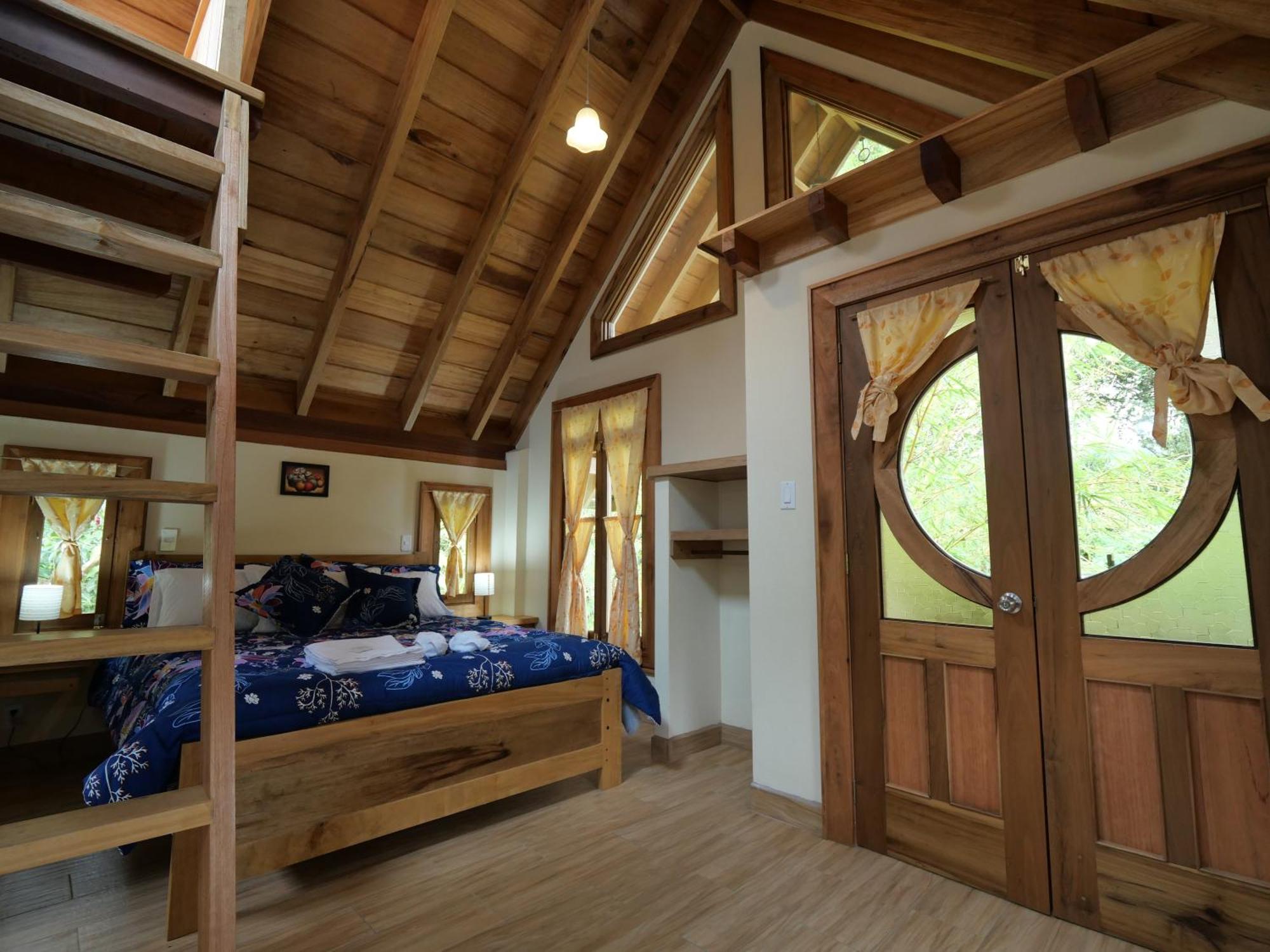 Casa Del Rio En Mindo Bed & Breakfast Exterior photo